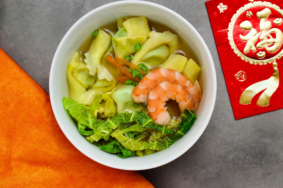 Tô hoành thánh mì